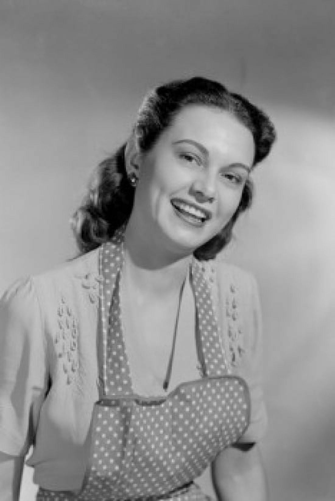 Portrait of smiling housewife Canvas Art - (24 x 36)