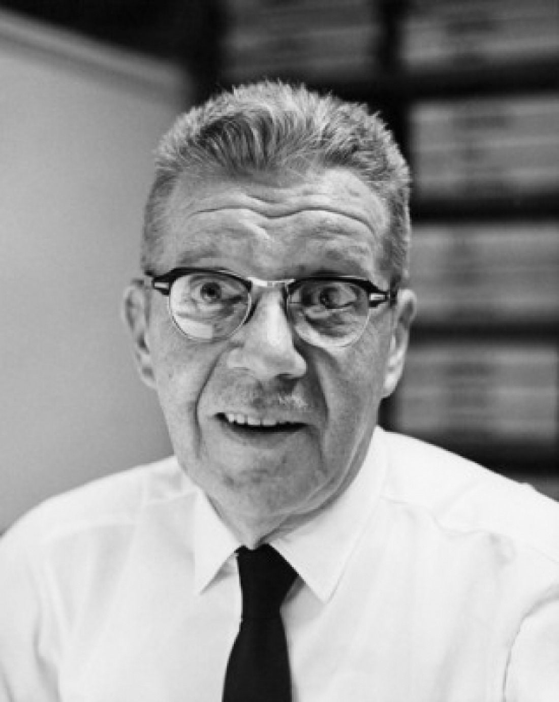 Portrait of surprised businessman Canvas Art - (18 x 24)