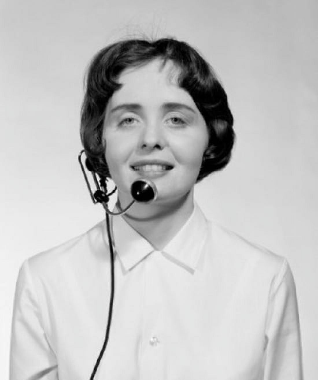 Portrait of telephonist Canvas Art - (24 x 36)