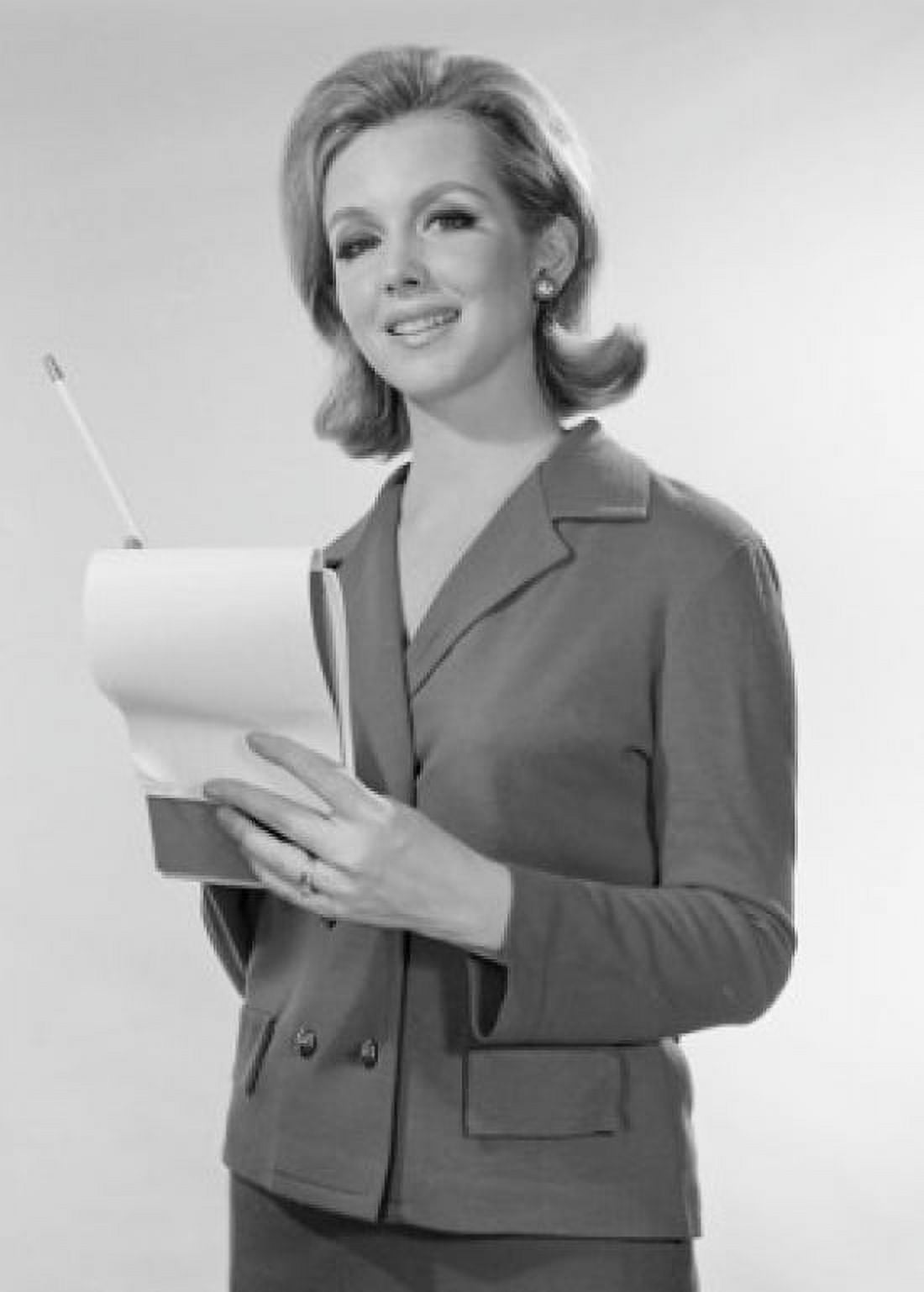 Portrait of woman holding notepad Canvas Art - (18 x 24)