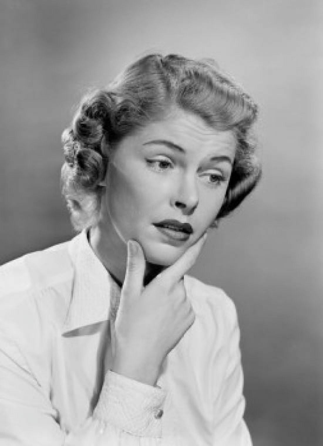 Portrait of worried mid adult woman Canvas Art -  (18 x 24)