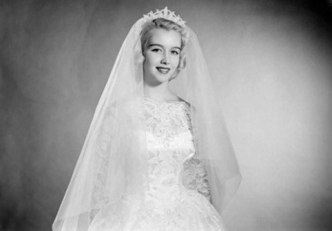 Portrait of young bride Canvas Art - (18 x 24)