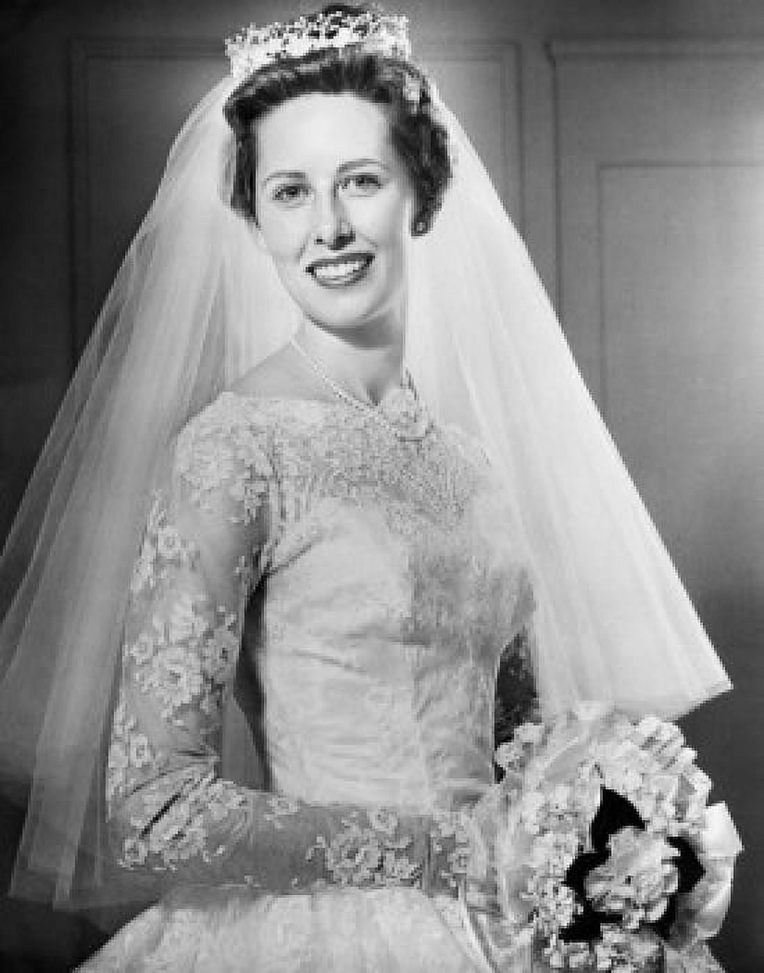 Portrait of young bride Canvas Art - (18 x 24)