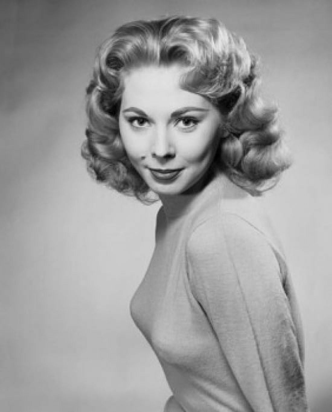 Portrait of young woman Canvas Art - (18 x 24)