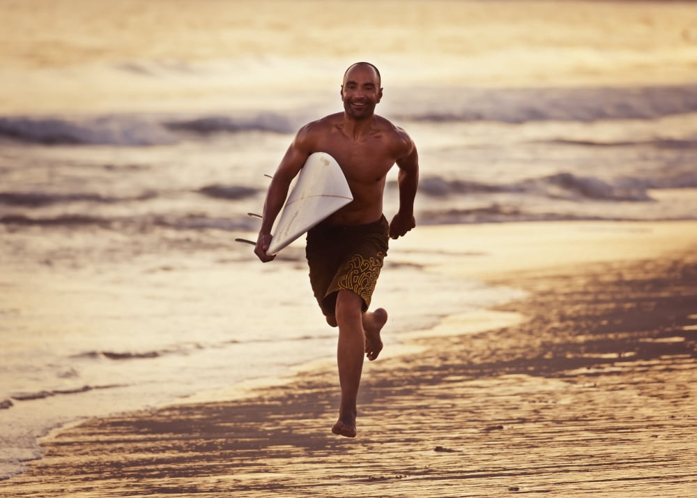 Posterazzi A Man Runs On The Wet Beach At Sunset With His Surfboard Tarifa Cadiz Andalusia Spain Canvas Art - Ben Welsh Design Pics (36 x 26)