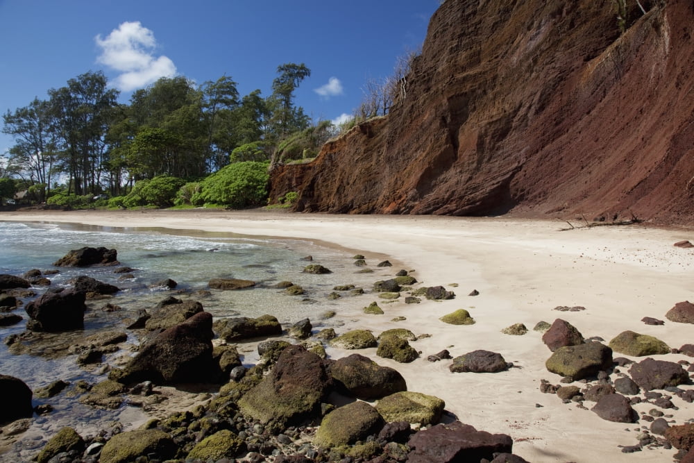 Posterazzi A sunny view of Koki Beach on a calm day Canvas Art - Jenna Szerlag Design Pics (38 x 24)