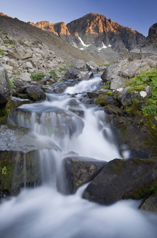 Posterazzi Alpenglow On The Clearwater Mountains In The Alaska Range With Flowing Stream In The Foreground In Interior Alaska During Summer Canvas Art - Carl R Battreall  Design Pics (24 x 38)