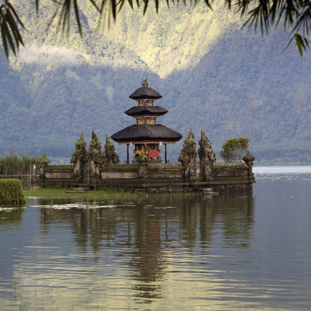 Posterazzi Bali Indonesia Ulun Danu Temple On Beratan Lake Canvas Art - Keith Levit Design Pics (24 x 24)