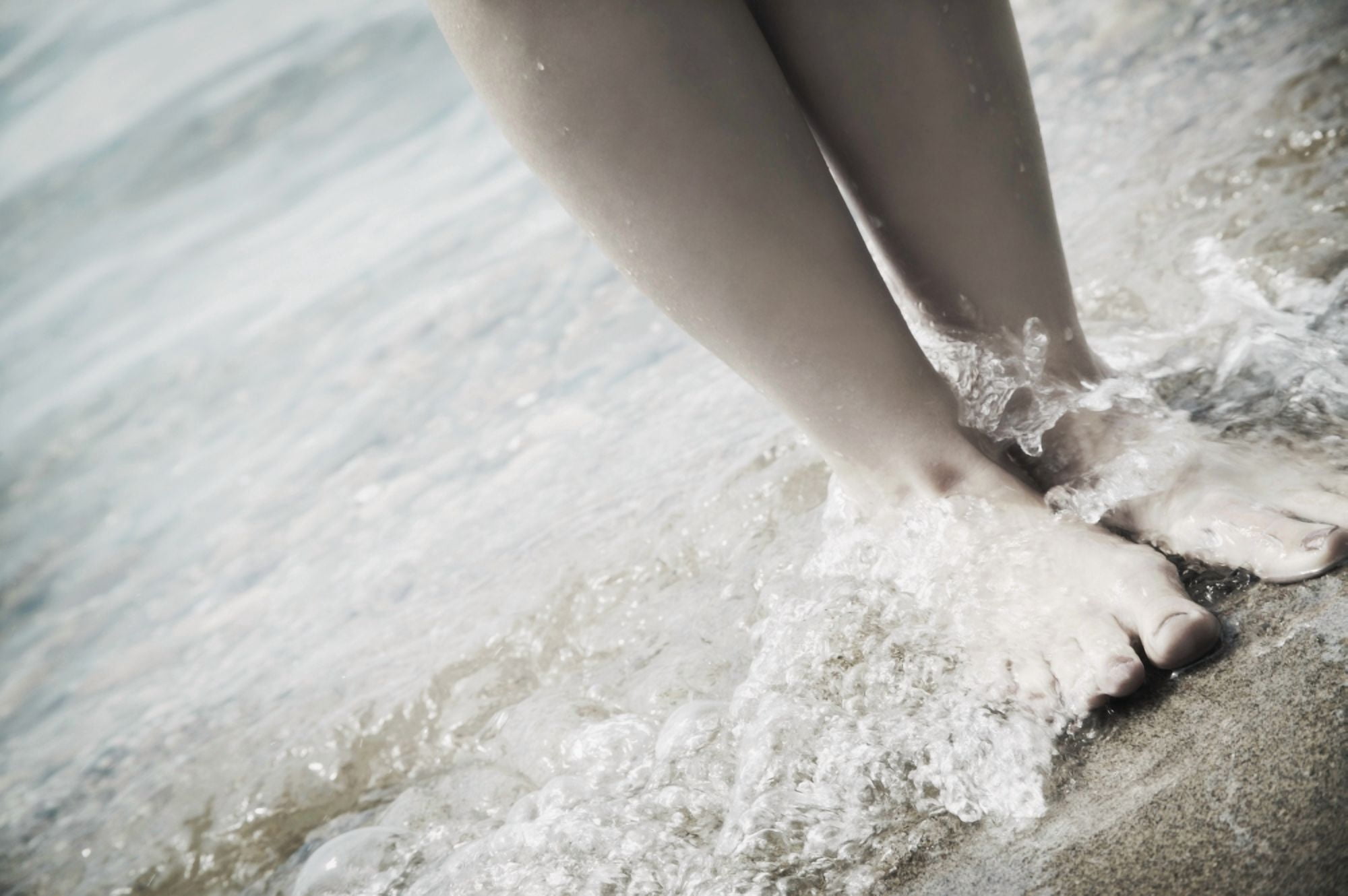 Posterazzi Barefoot On The Beach Canvas Art - Don Hammond Design Pics (34 x 22)