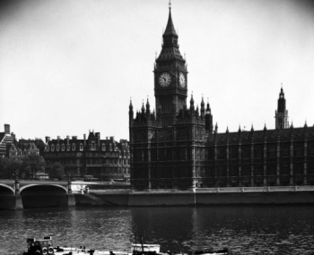 Posterazzi Big Ben Houses of Parliament London England Canvas Art - (24 x 36)