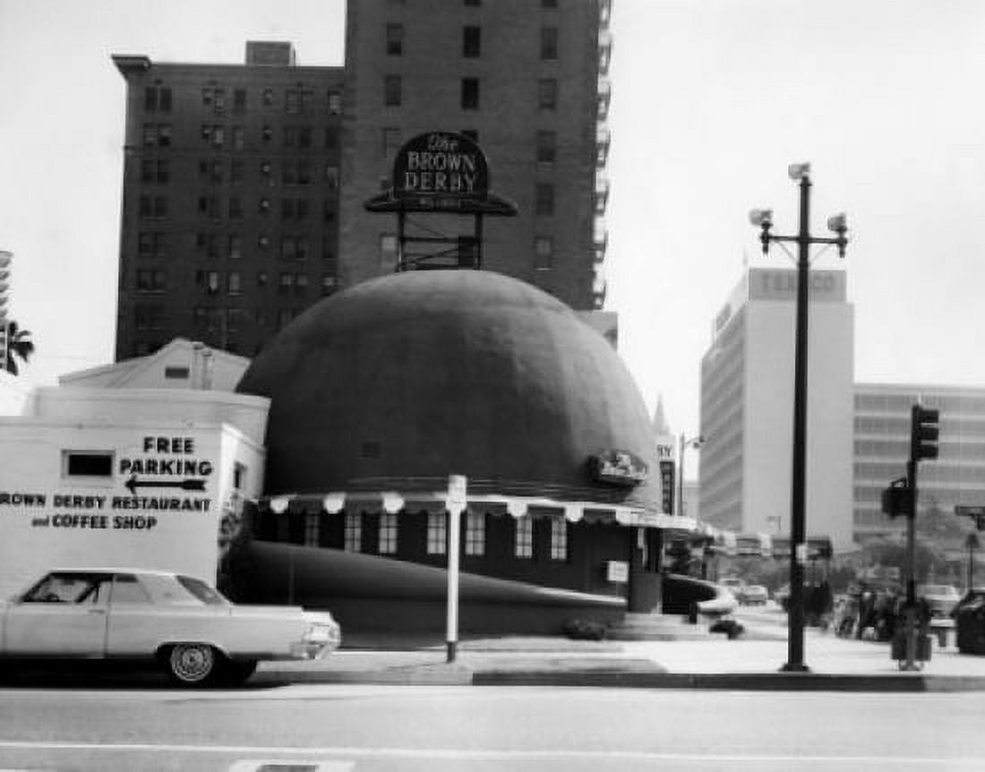Posterazzi Brown Derby Restaurant Hollywood Los Angeles California USA Canvas Art -  (24 x 36)