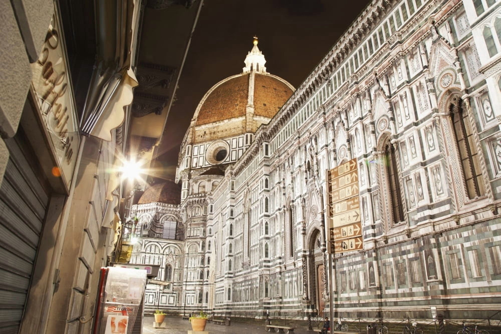 Posterazzi Buildings and Florence Cathedral illuminated a nighttime Florence Tuscany Italy Canvas Art - Alexander Macfarlane Design Pics (38 x 24)