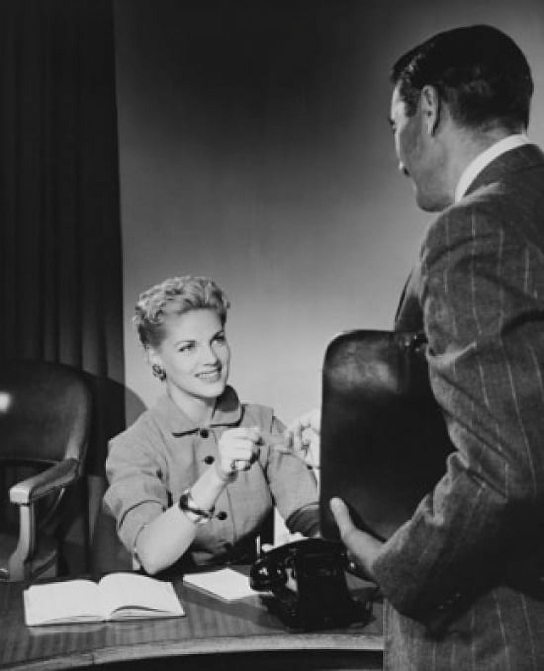 Posterazzi Businesswoman talking to a businessman Canvas Art -  (24 x 36)