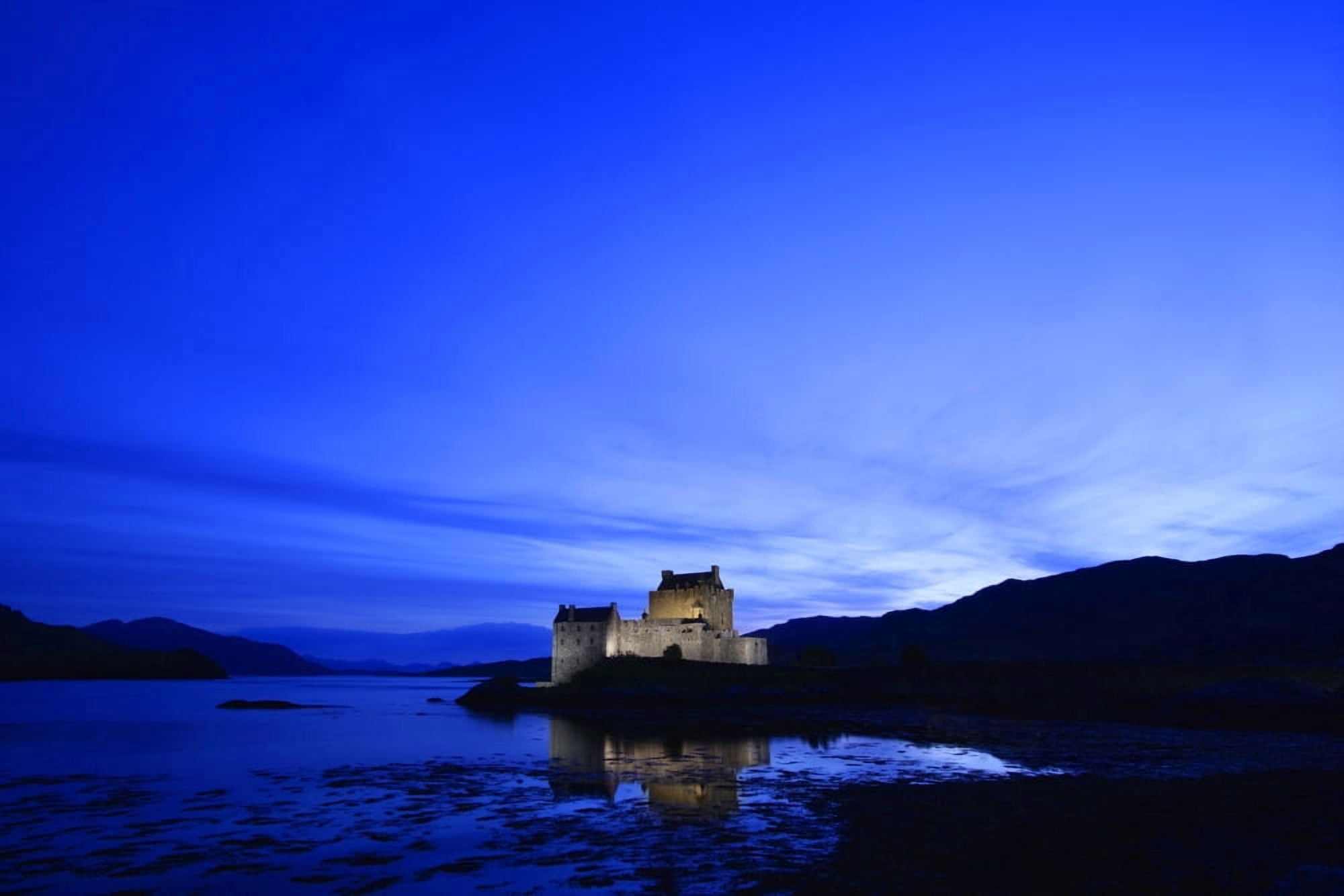 Posterazzi Castle In Scotland Canvas Art - Don Hammond  Design Pics (34 x 22)