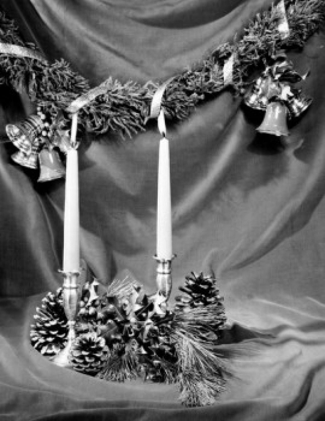 Posterazzi Close-up of Christmas ornaments with candles Canvas Art -  (24 x 36)