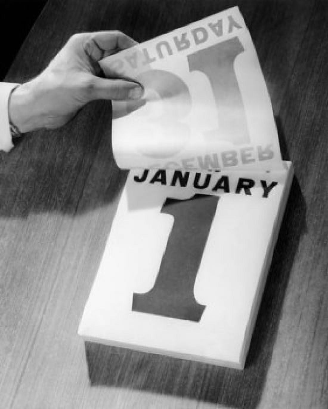 Posterazzi Close-up of a persons hand tearing a day from a calendar Canvas Art -  (24 x 36)