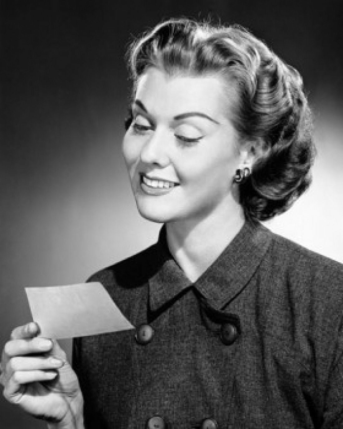 Posterazzi Close-up of a young woman reading a letter Canvas Art - (24 x 36)