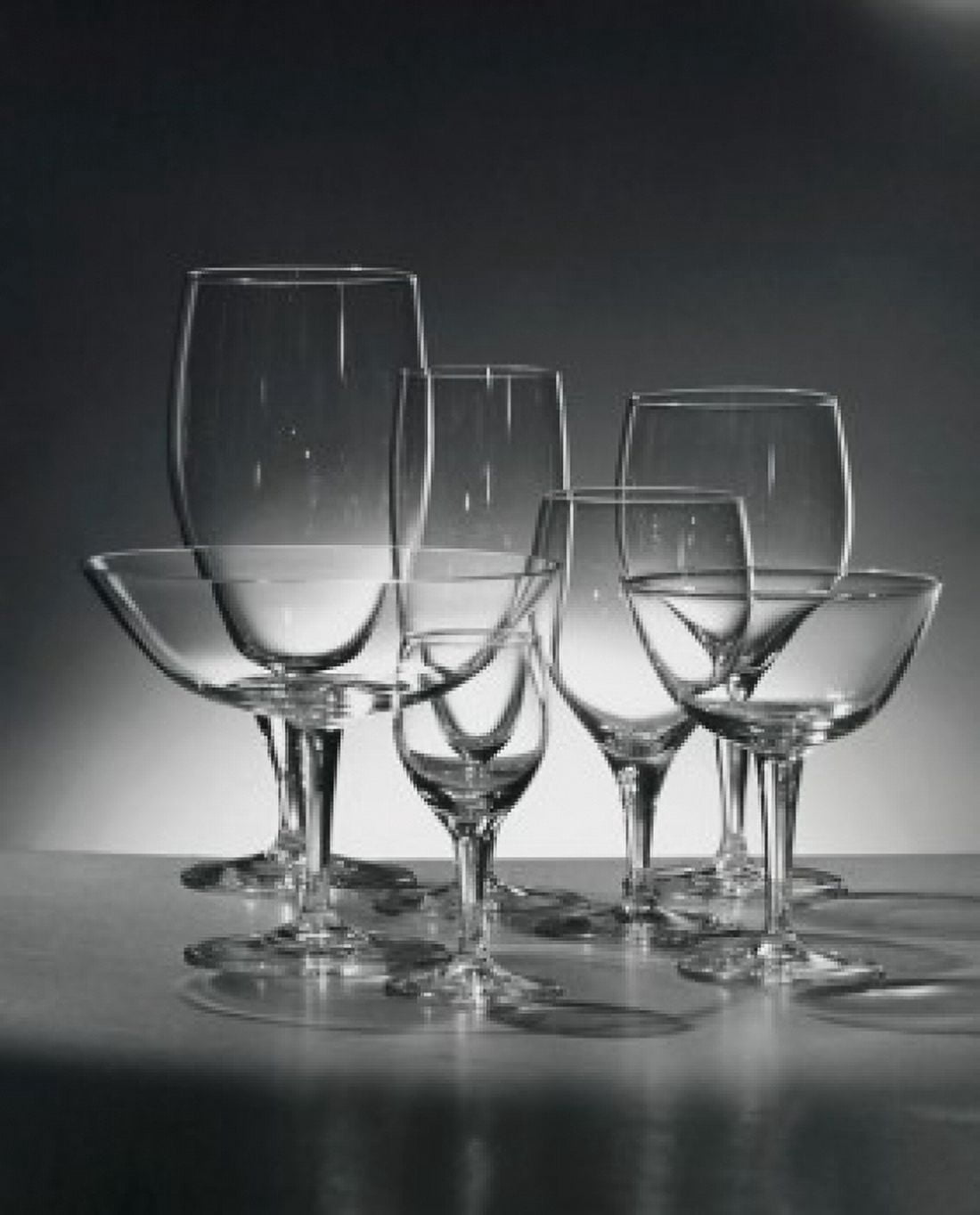 Posterazzi Close-up of wineglasses Canvas Art - (24 x 36)