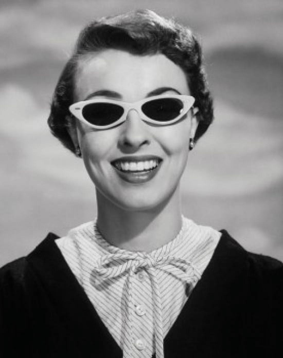 Posterazzi Close-up of young woman smiling Canvas Art - (24 x 36)