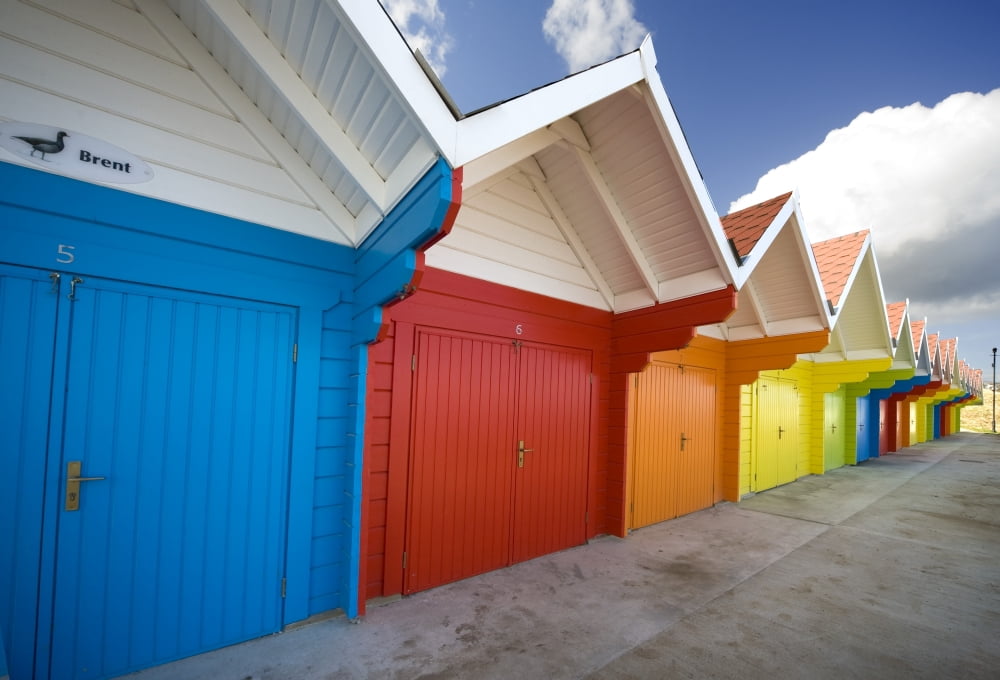 Posterazzi Colorful Beach Huts Scarborough England Europe Canvas Art - John Short  Design Pics (34 x 22)