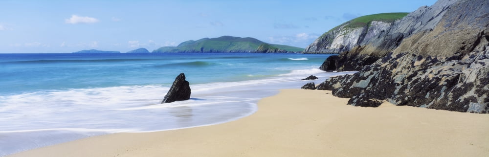 Posterazzi Coumeenoole Beach Dingle Peninsula County Kerry Ireland Canvas Art - The Irish Image Collection Design Pics (44 x 14)