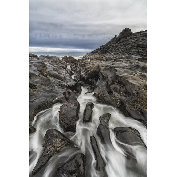 Posterazzi DPI12274270LARGE Water Rushes Over The Volcanic Bedrock Around The Area of Tow Hill on The North Shore of Haida Gwaii Naikoon Provincial Park Poster Print - 24 x 38 in. - Large