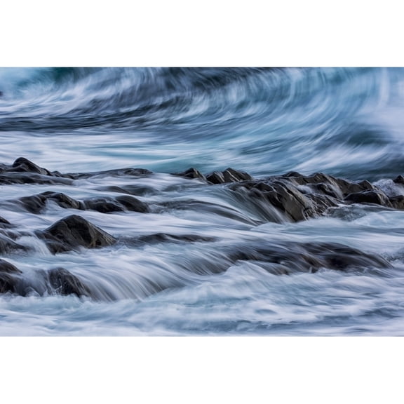 Posterazzi DPI12289297 Long Exposure of Waves Striking The Coastline & Flowing Over Rocks - Iceland Poster Print by Robert Postma, 19 x 12