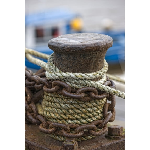 Posterazzi DPI1836213 Rope & Chain On Post Poster Print, 12 x 18
