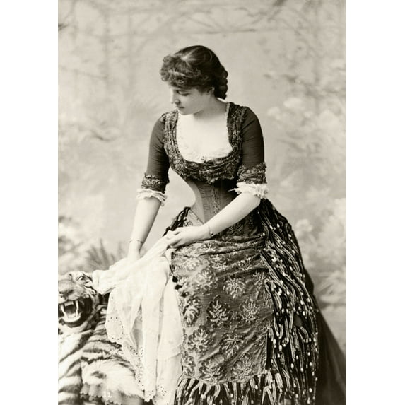 Posterazzi DPI1861923LARGE Lillie Langtry 1853 to 1929 Born Emilie Charlotte Le Breton. British Actress. Poster Print, 24 x 34