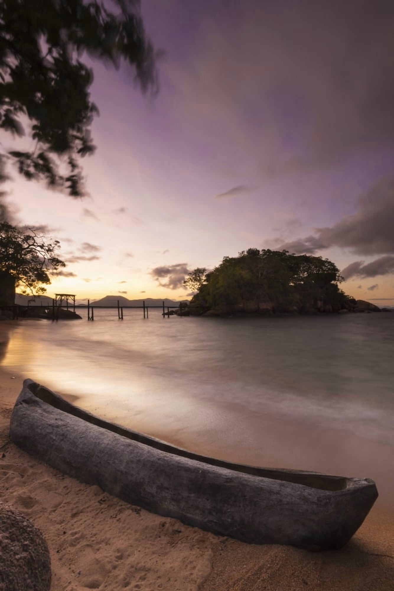 Posterazzi Dugout canoe on small beach on Mumbo Island Lake Malawi Malawi Canvas Art - Ian Cumming Design Pics (24 x 38)