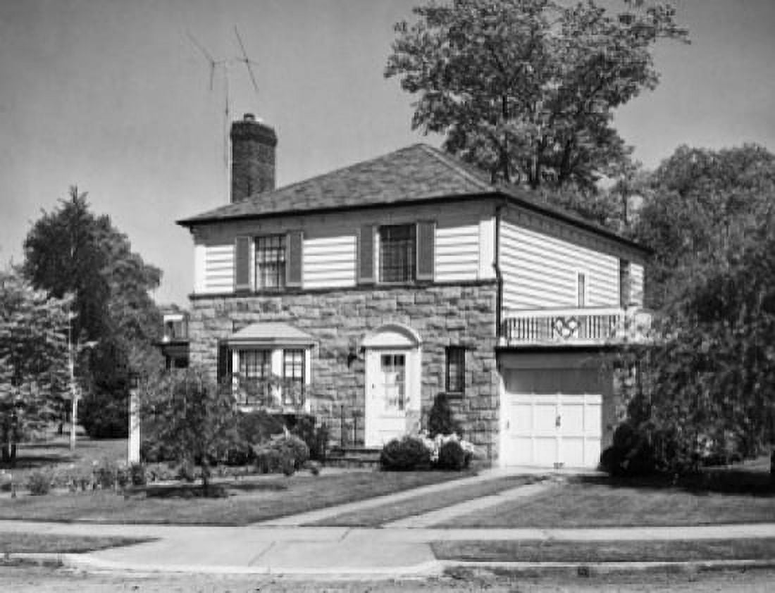 Posterazzi Facade of a house Canvas Art - (24 x 36)