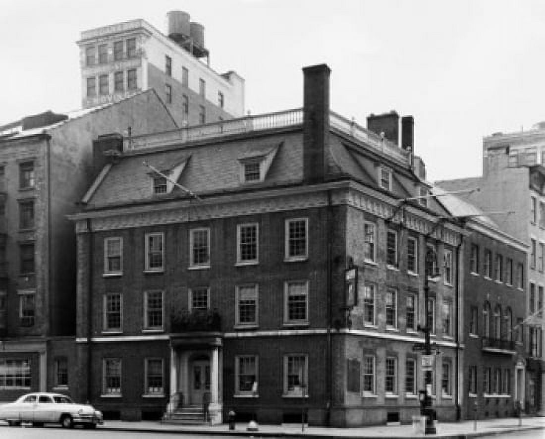 Posterazzi Facade of a restaurant Fraunces Tavern Manhattan New York City New York USA Canvas Art - (24 x 36)