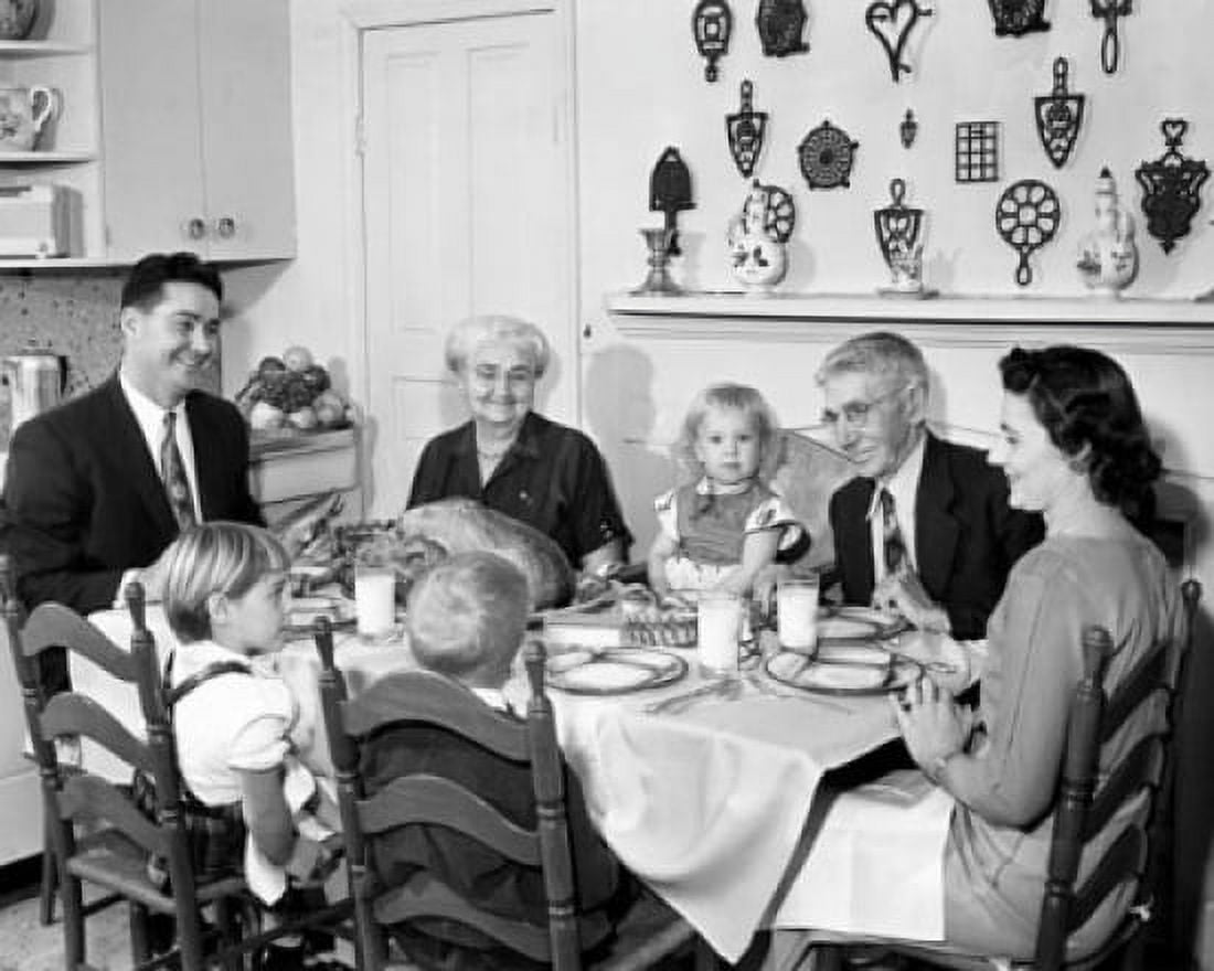 Posterazzi Family at a dining table on Thanksgiving Day Canvas Art -  (24 x 36)