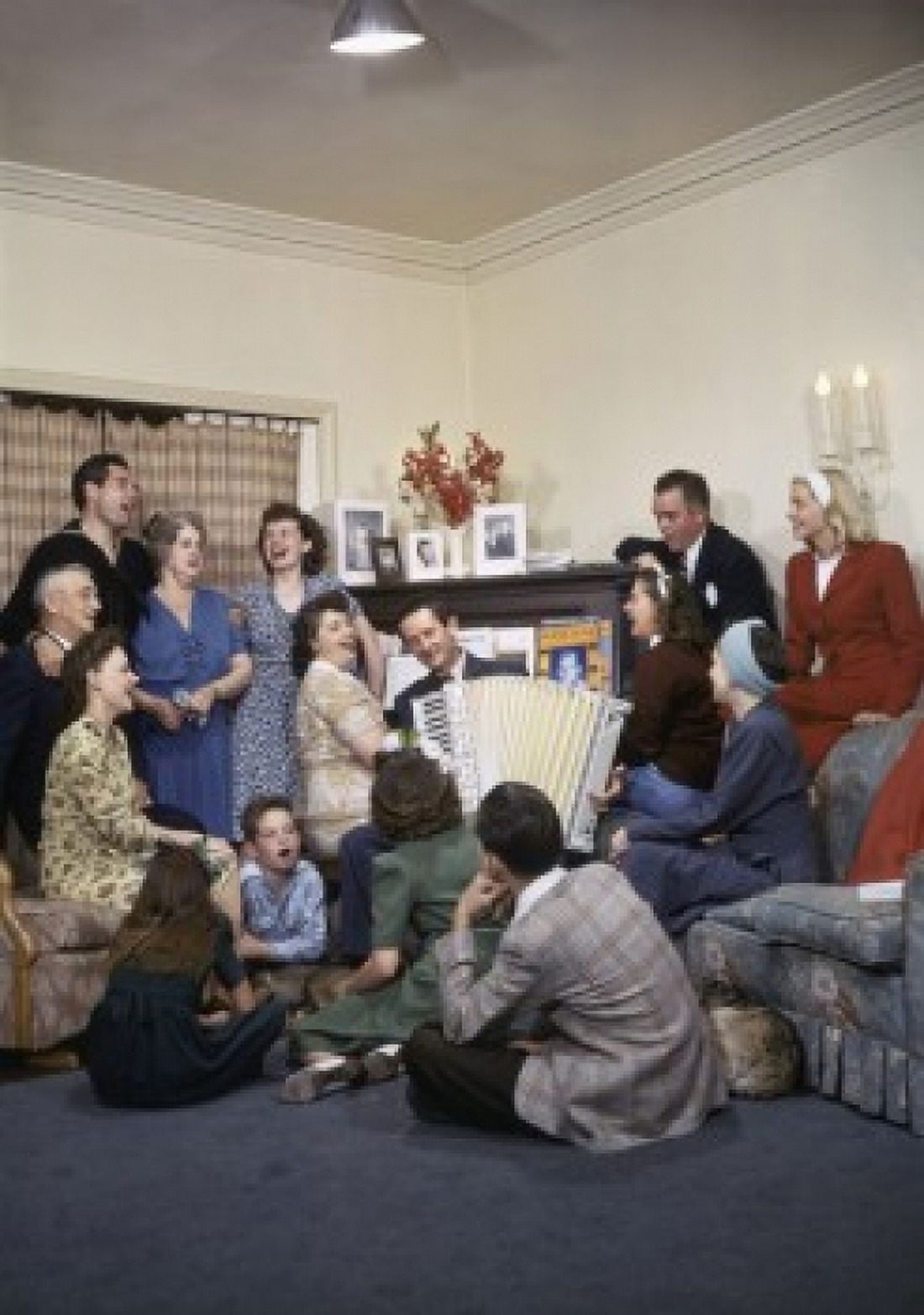 Posterazzi Family celebrating a reunion party at home Canvas Art - (24 x 36)