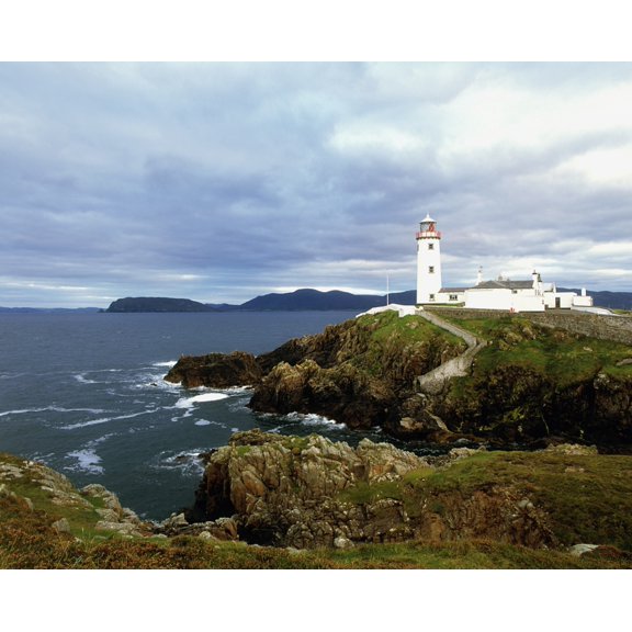 Posterazzi Fanad Head Lighthouse Co Donegal Ireland Canvas Art - The Irish Image Collection Design Pics (32 x 24)