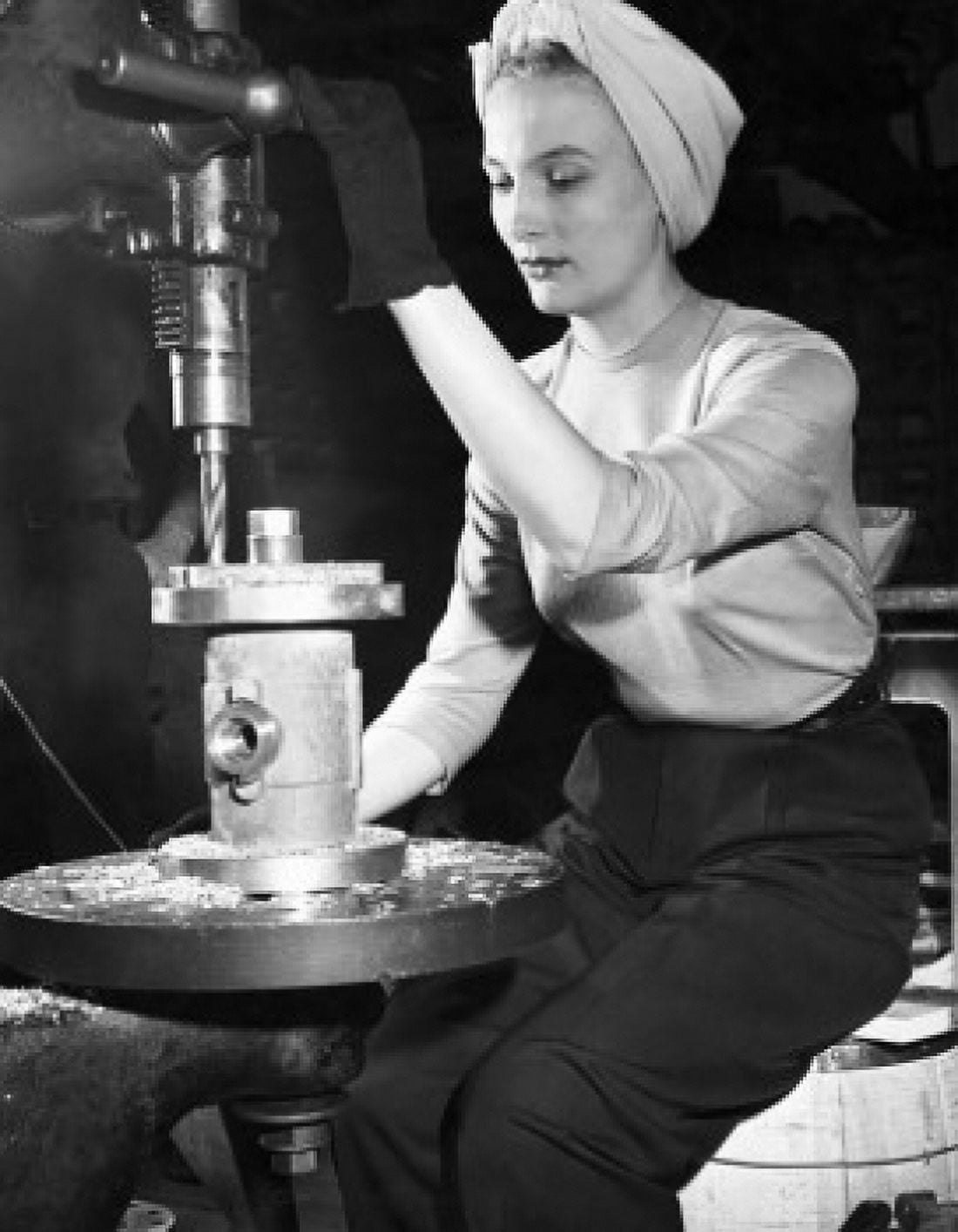 Posterazzi Female manual worker working on a milling machine Canvas Art -  (24 x 36)