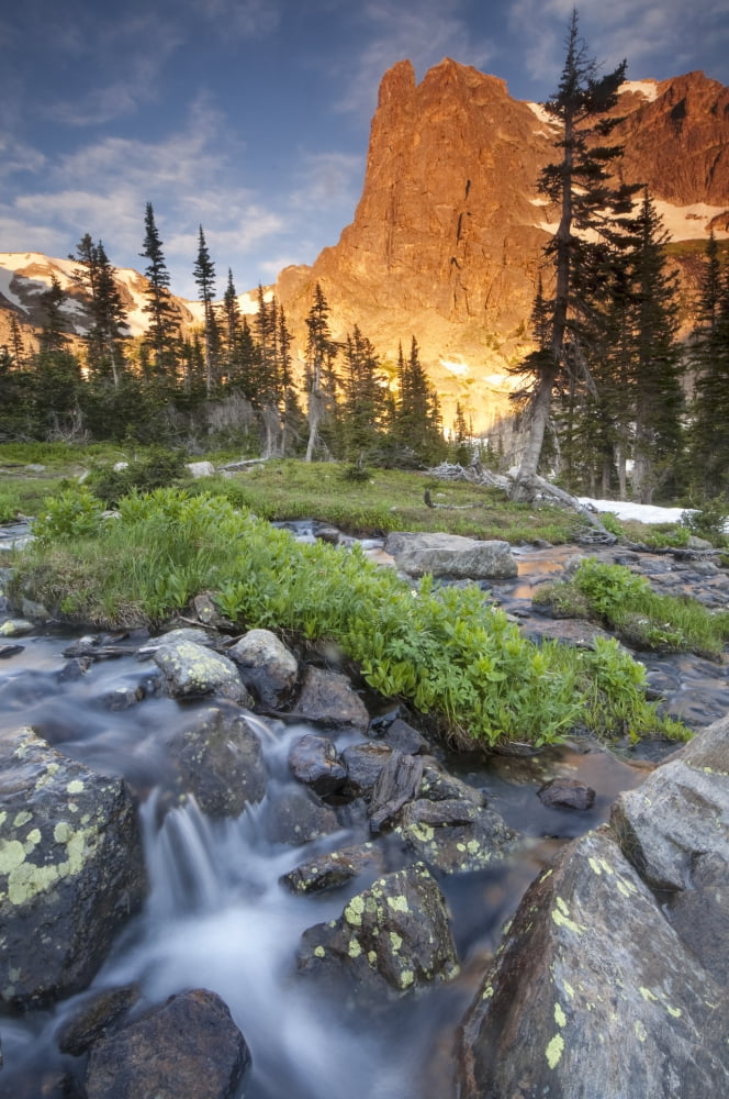 Posterazzi First light on Longs Peak at Chasm Lake in Rocky Mountain National Park Colorado United States of America Canvas Art - Carl Johnson Design Pics (24 x 38)
