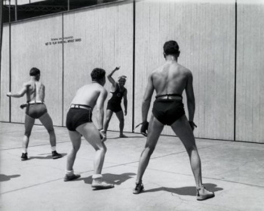 Posterazzi Four people playing handball Canvas Art - (24 x 36)