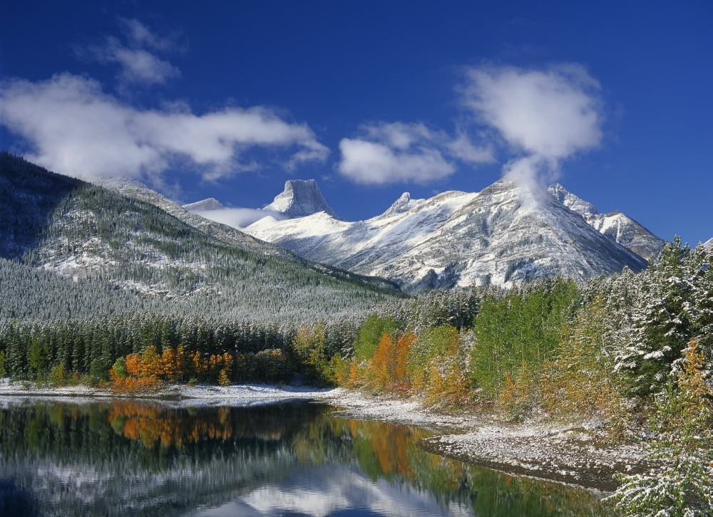 Posterazzi Fv1081 Darwin Wiggett Wedge Pond And Early Fall Snow Kananaskis Country Alberta Canvas Art - Darwin Wiggett Design Pics (36 x 26)