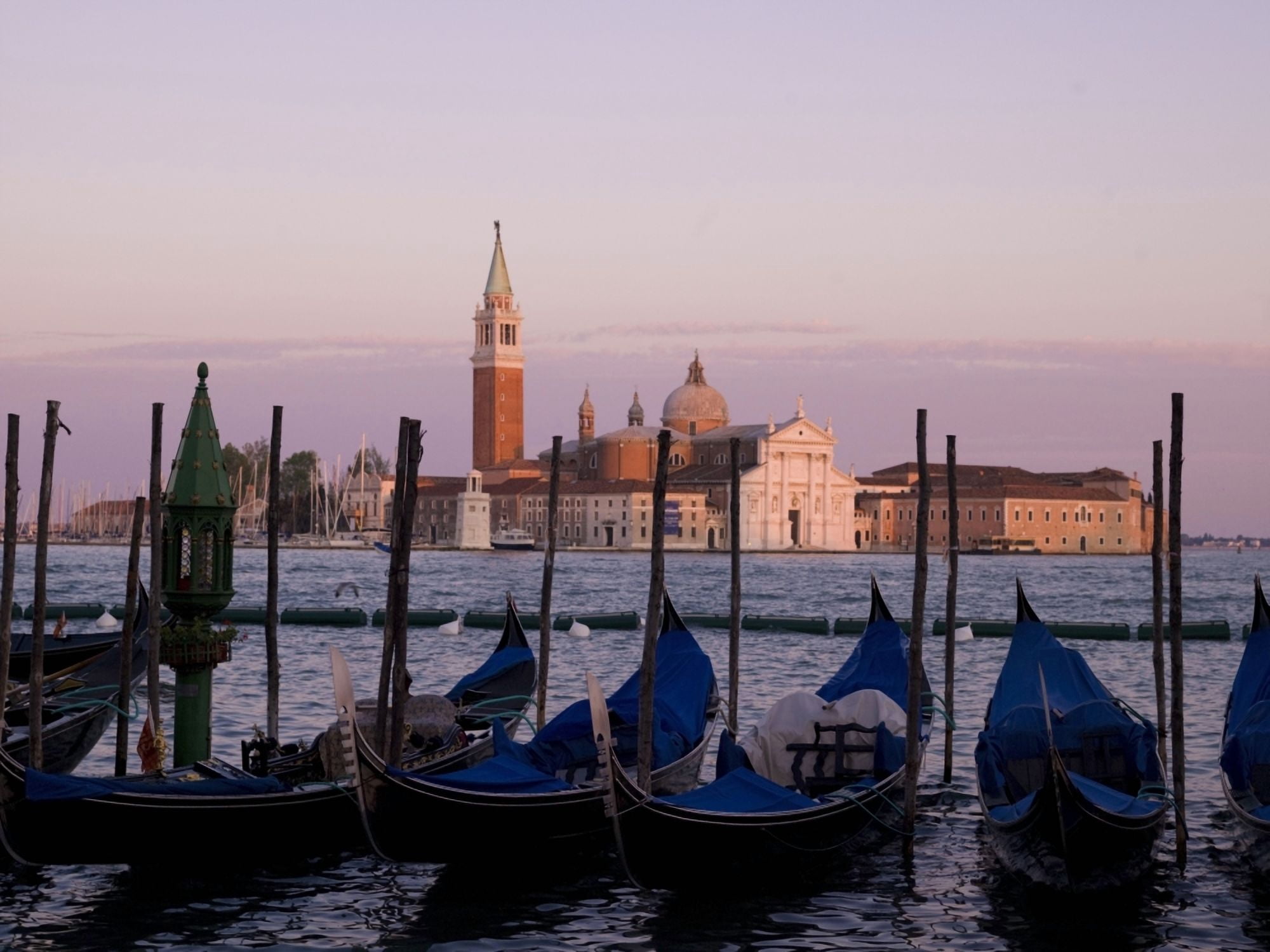 Posterazzi Gondolas On Canal Church Of St Giorgio Maggiore In Background Grand Canal Venice Italy Canvas Art - Keith Levit Design Pics (36 x 26)