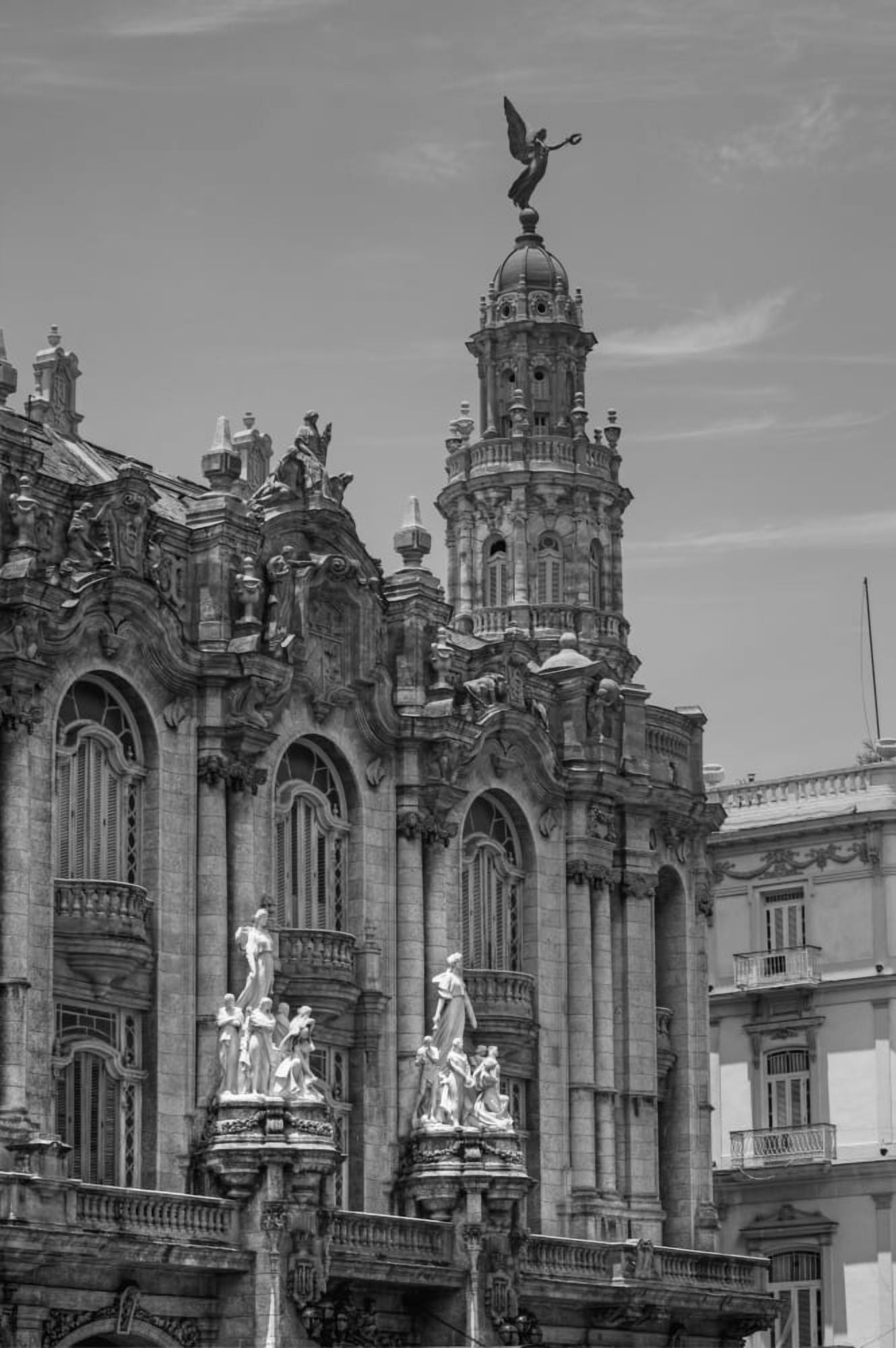 Posterazzi Great Theatre of Havana Havana Cuba Canvas Art - David Chapman Design Pics (24 x 38)