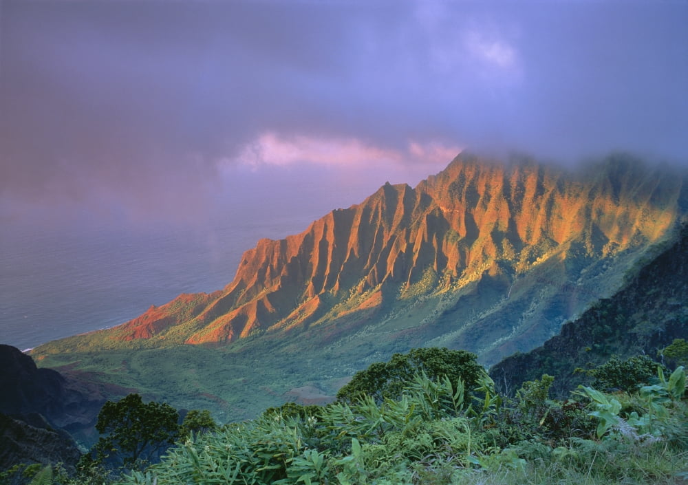 Posterazzi Hawaii Kauai Kalalau Valley With Cloud Cover Pink Hues Ocean Visible C1548 Canvas Art - Greg Vaughn Design Pics (36 x 26)