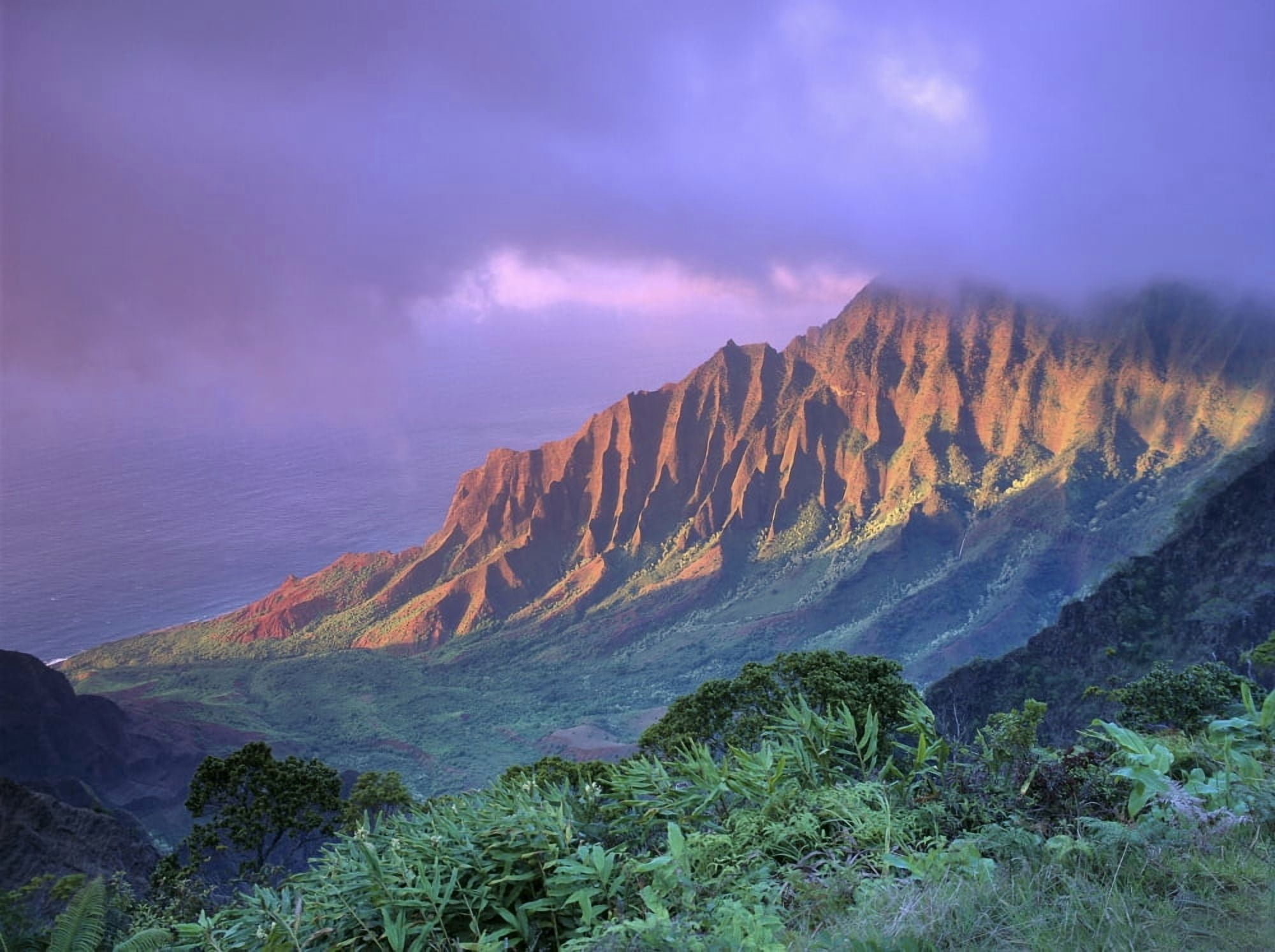 Posterazzi Hawaii Kauai Na Pali Coast Kalalau Valley Kaaalahina Ridge Purple Sky A41F Canvas Art - Greg Vaughn Design Pics (36 x 26)