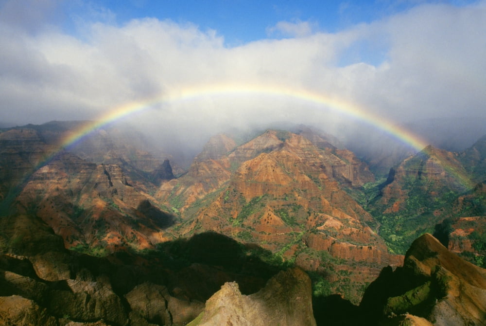 Posterazzi Hawaii Kauai Waimea Canyon Full Rainbow Over The Canyon Canvas Art - Brent Black Design Pics (38 x 24)