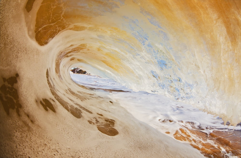 Posterazzi Hawaii Maui Makena Beautiful wave breaking at the beach Canvas Art - MakenaStockMedia Design Pics (38 x 24)
