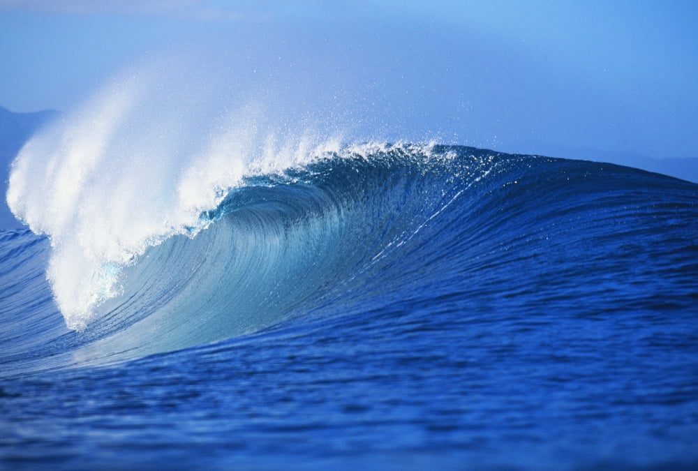Posterazzi Hawaii Oahu North Shore Front Angled View Of Pipeline Wave Curling Canvas Art - Vince Cavataio Design Pics (38 x 24)
