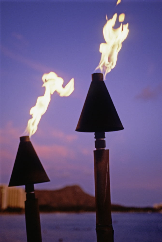 Posterazzi Hawaii Oahu Waikiki Tiki Torches Burn At Sunset With Diamond Head In Background Canvas Art - Carl Shaneff Design Pics (24 x 34)