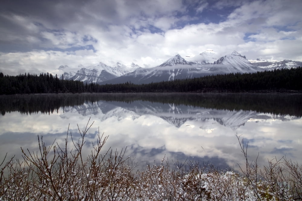 Posterazzi Herbert Lake And The Bow Range Banff National Park Alberta Canada Canvas Art - Darwin Wiggett Design Pics (34 x 22)