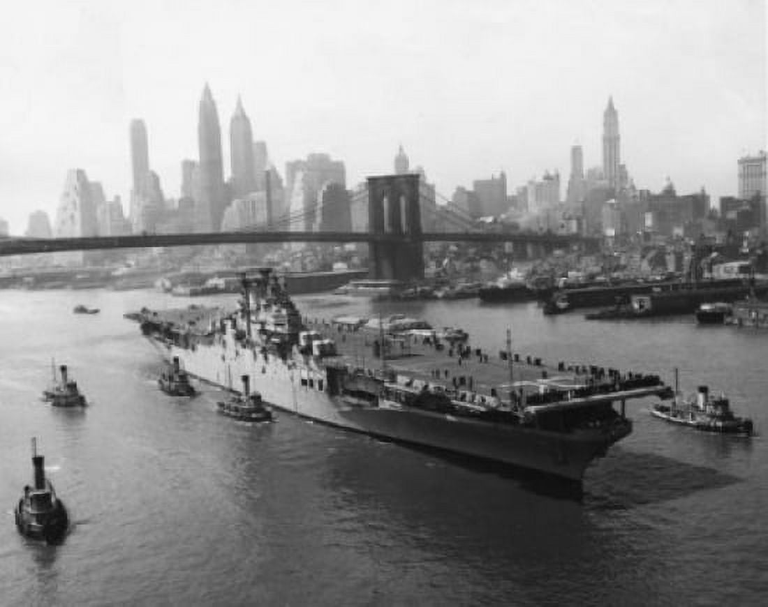 Posterazzi High angle view of an aircraft carrier USS Leyte (CV-32) Brooklyn Bridge New York City New York State USA Canvas Art - (24 x 36)