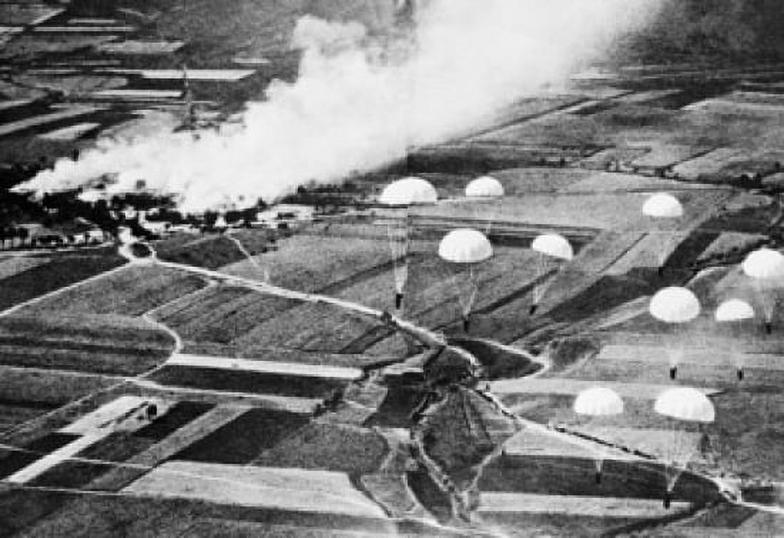 Posterazzi High angle view of supplies being dropped by parachutes to Japanese troops Manchuria China 1932 Canvas Art -  (24 x 36)